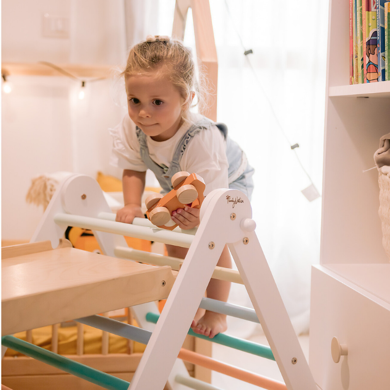 Family Nation - Triangolo Montessori Pikler Rainbow per equilibrio e agilià - Sunny Beach