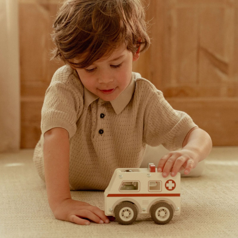 Little Dutch - Ambulanza con personaggio - Essentials