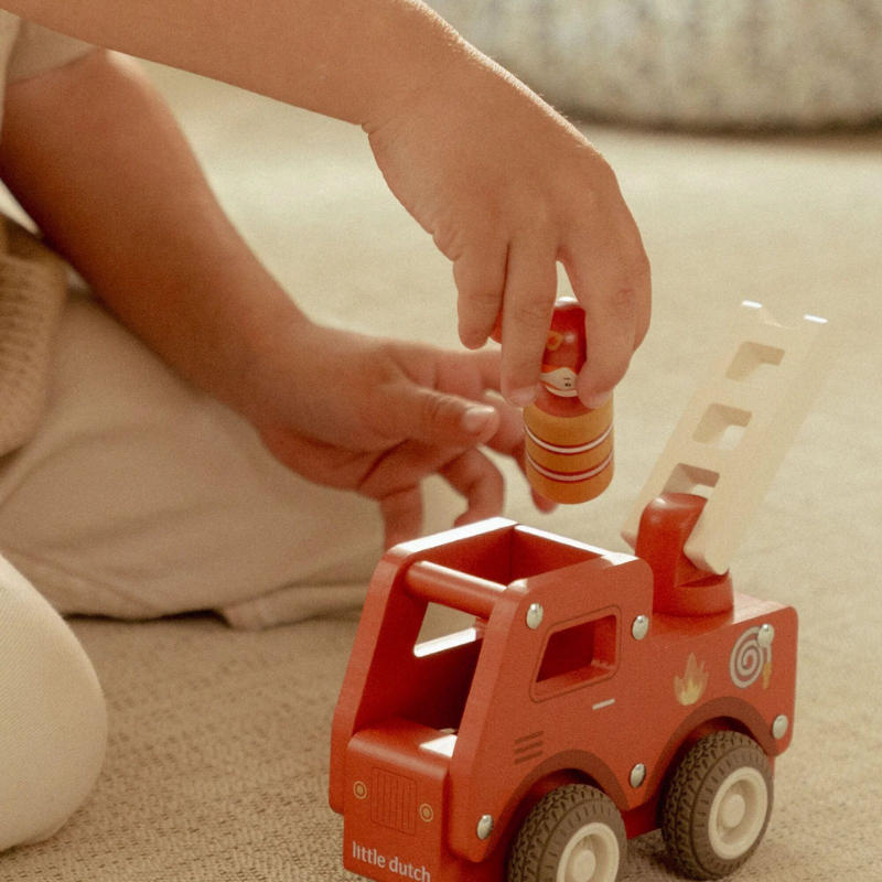 Little Dutch - Camion dei Pompieri e Vigili del Fuoco con personaggio - Essentials