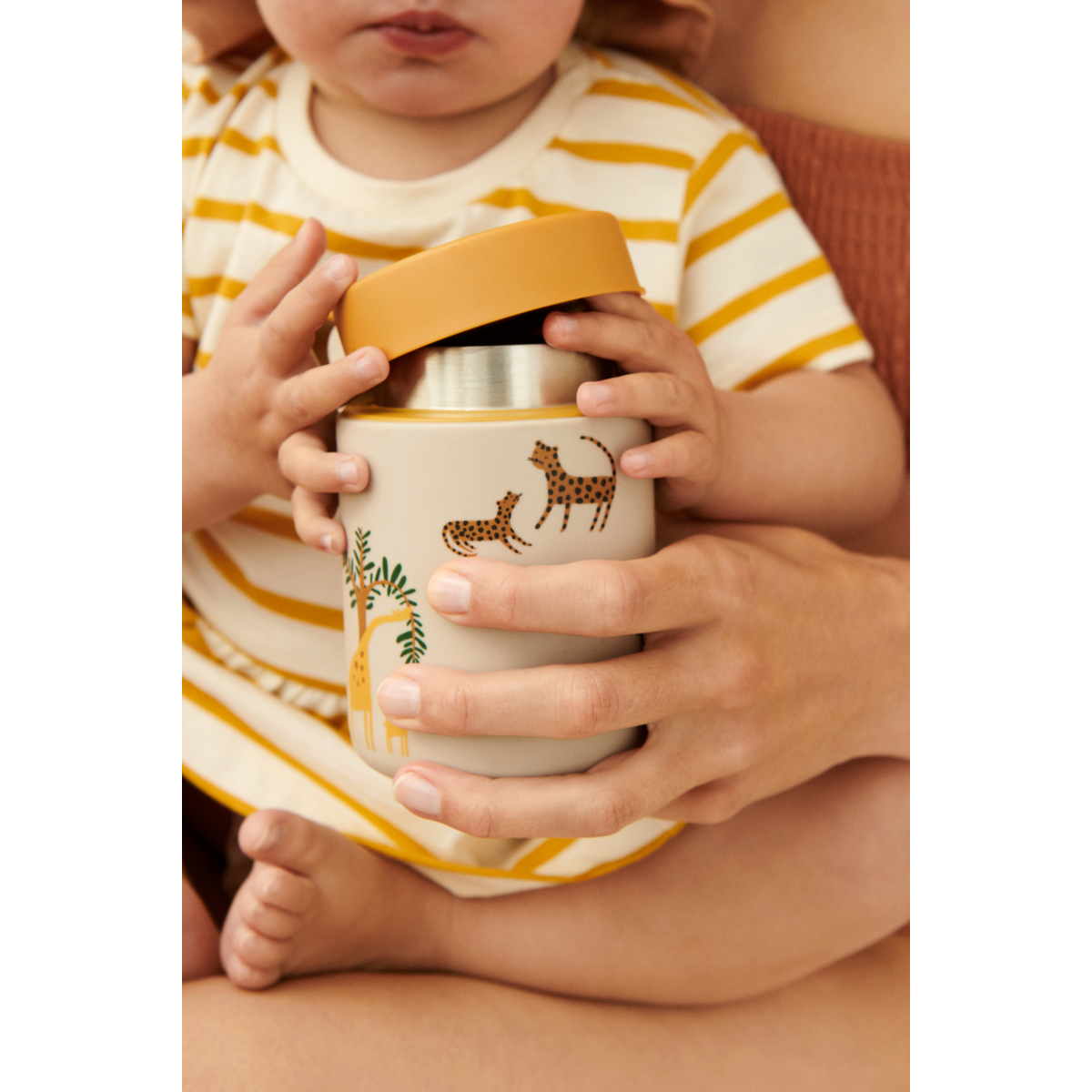 Liewood - Kian - Tazza termica con rivestimento in silicone - Senape Animali