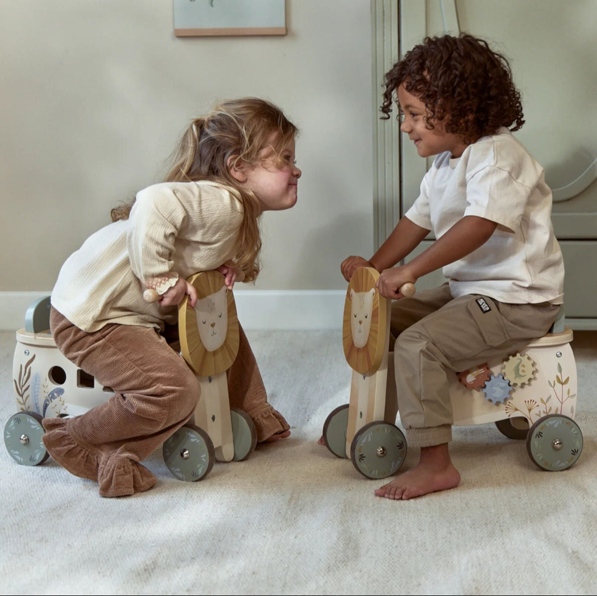 Leone cavalcabile Little Dutch, dettaglio