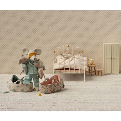 Maileg - Topolino neonato nella culla - Rosa