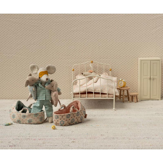 Maileg - Topolino neonato nella culla - Rosa