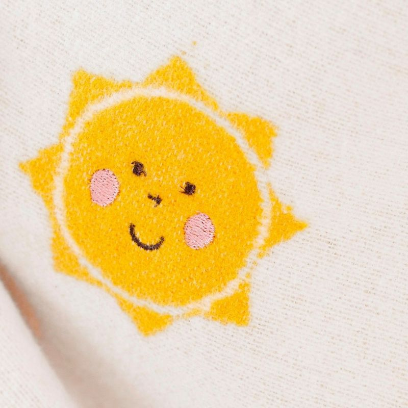 Fussenegger Kids - Coperta in flanella di cotone e viscosa 90x70 cm - Sole ricamato