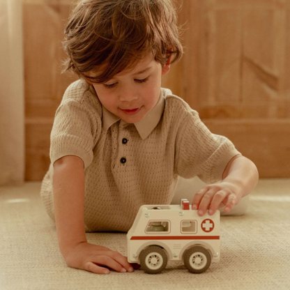 Little Dutch - Ambulanza con personaggio - Essentials
