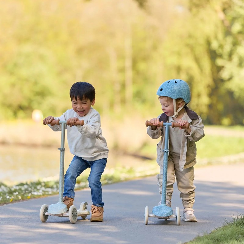 Monopattino 3 ruote Little Dutch Safari Dreams verde - bambini al parco