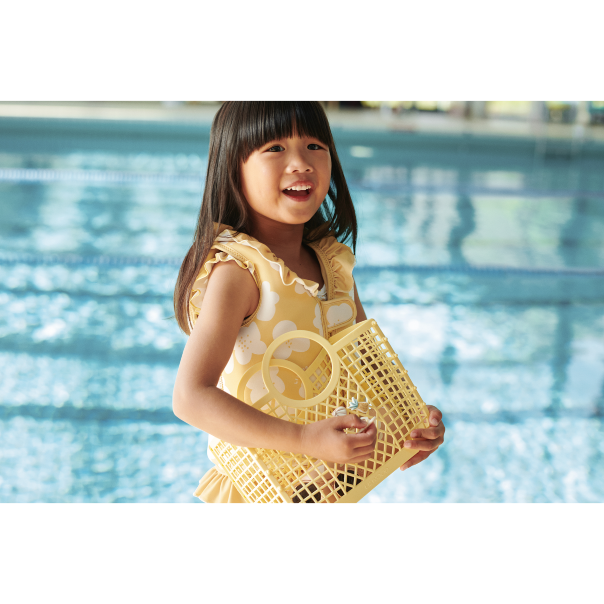 Liewood - Samantha - Borsa traforata da spiaggia a cestino con Charms - Giallo limone