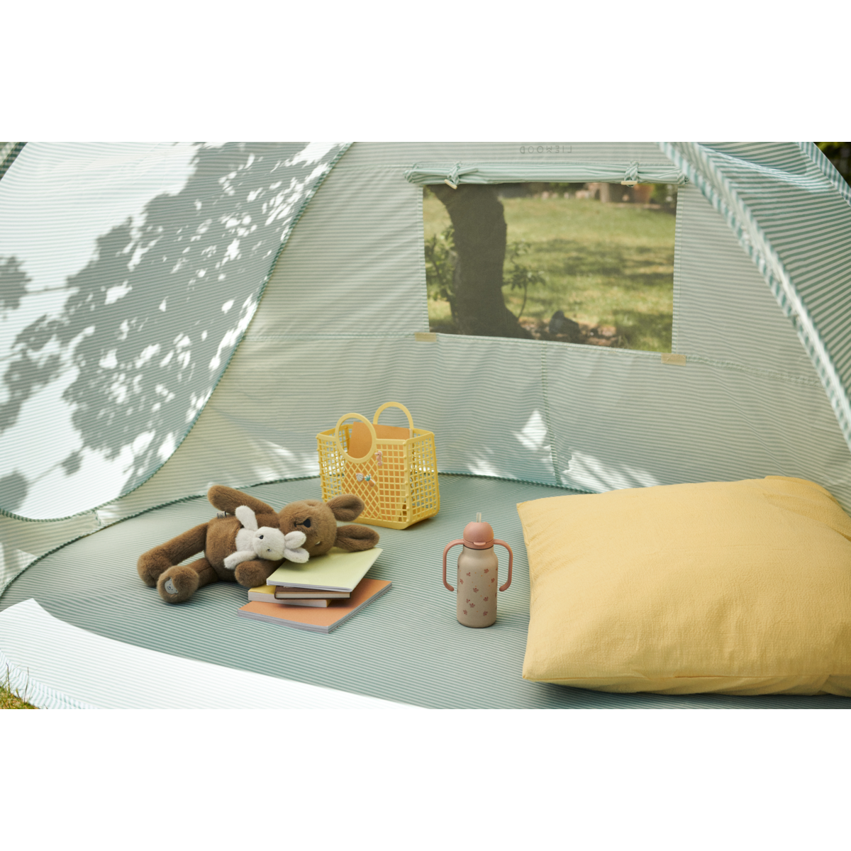tenda con peluches e borraccia rosa liewood