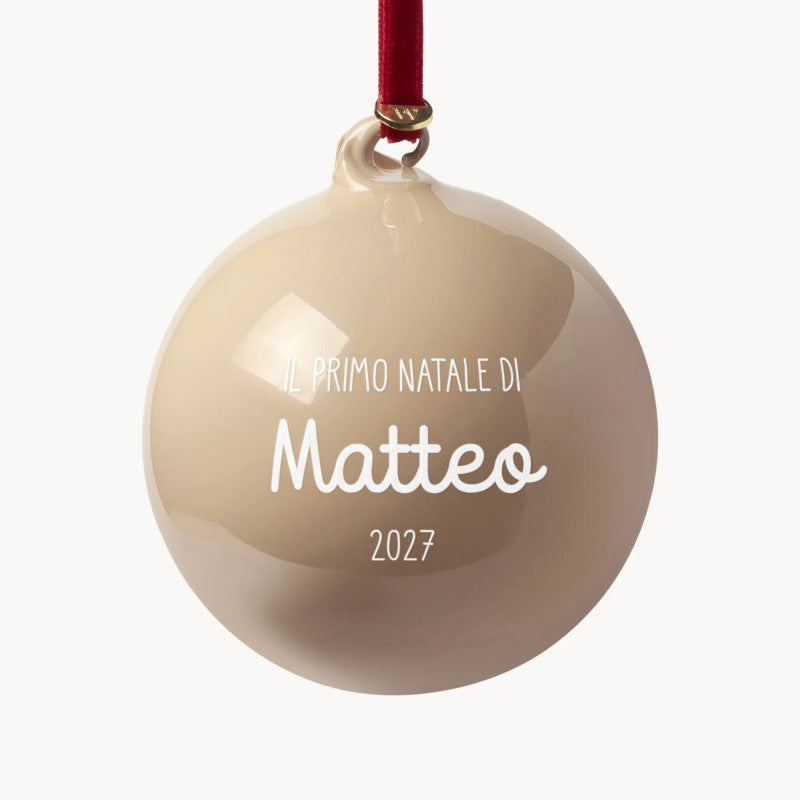 Pallina di Natale personalizzata in vetro beige con nastro in velluto, scritta bianca Il primo Natale di Matteo 2027