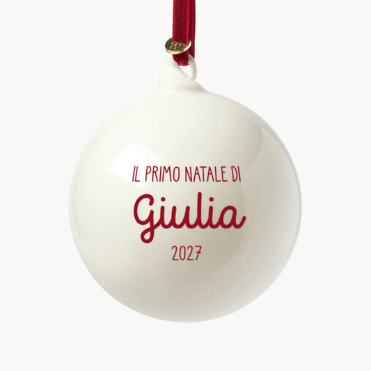 Pallina di Natale personalizzata in vetro bianco con nastro in velluto, scritta rossa Il primo Natale di Giulia 2027
